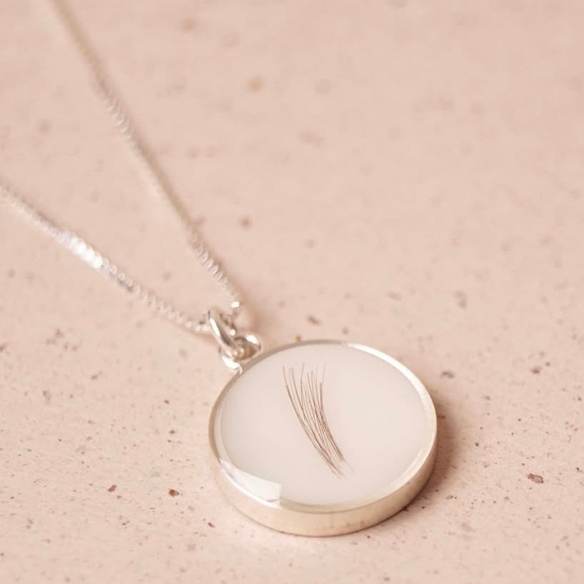 Collar Encapsulado con Cabello - Colección Silver